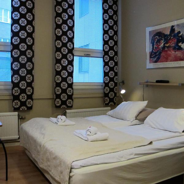 Metro Hotell 3*